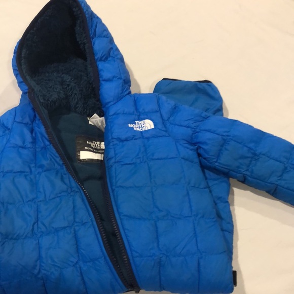 The North Face thermoball snow suit - Picture 2 of 3
